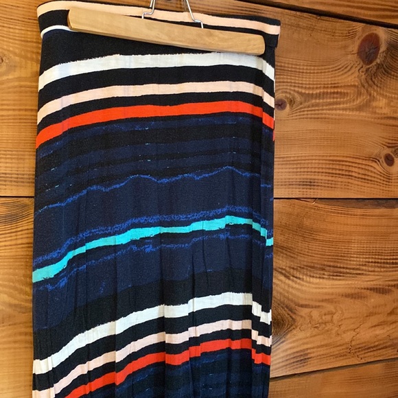 Skirt - Picture 2 of 3